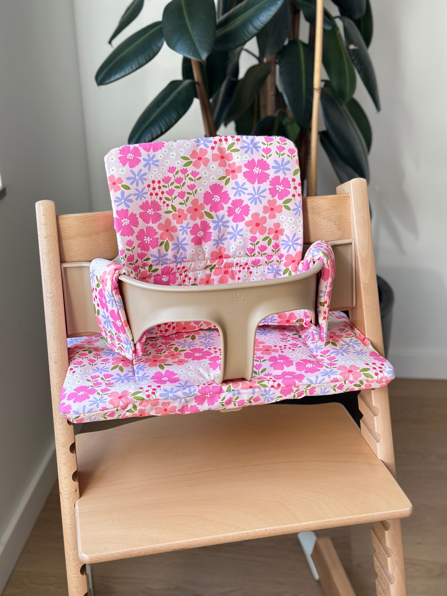 Kussenset voor op de Stokke Tripp Trapp stoel - Roze bloemenexplosie