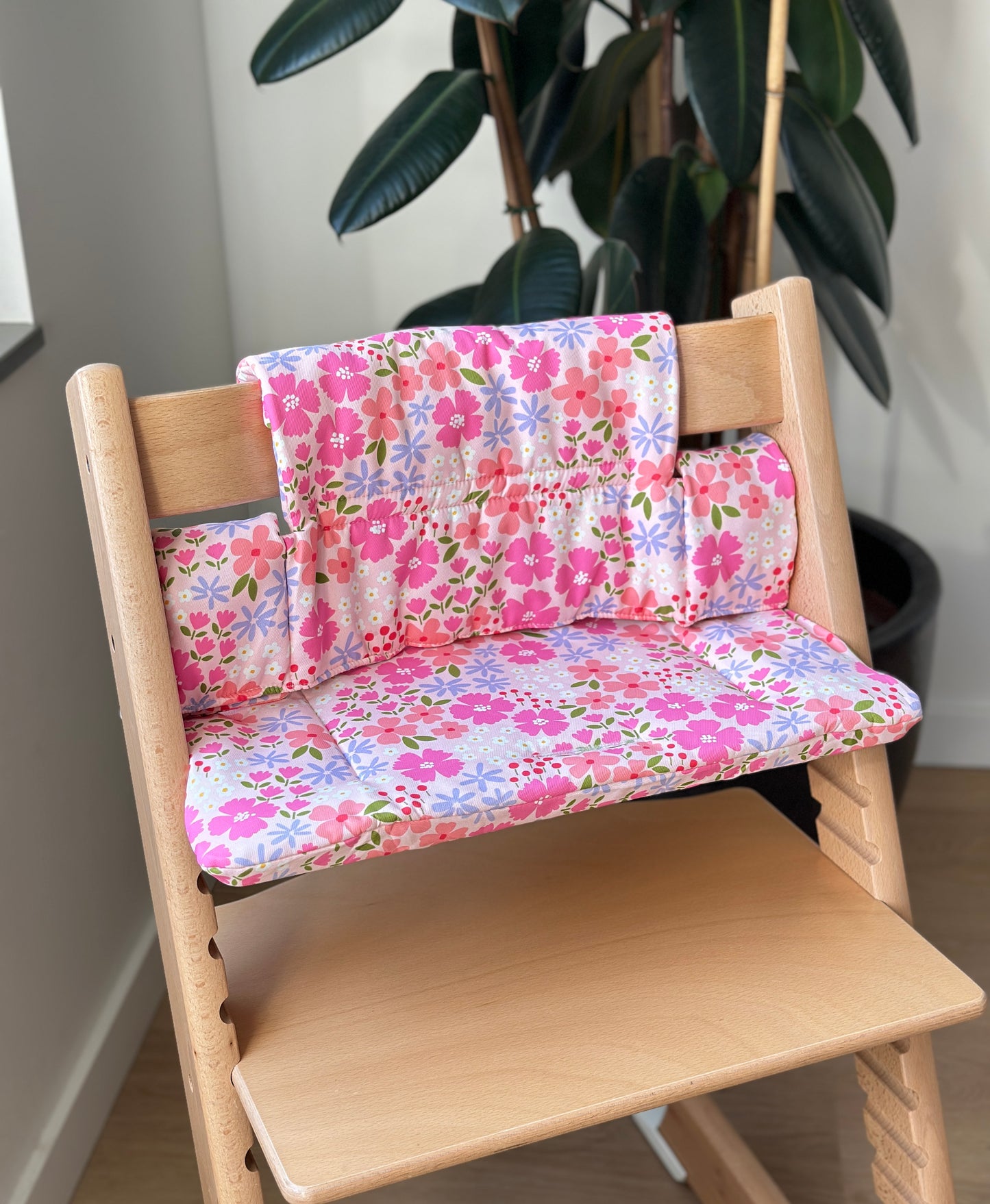 Kussenset voor op de Stokke Tripp Trapp stoel - Roze bloemenexplosie
