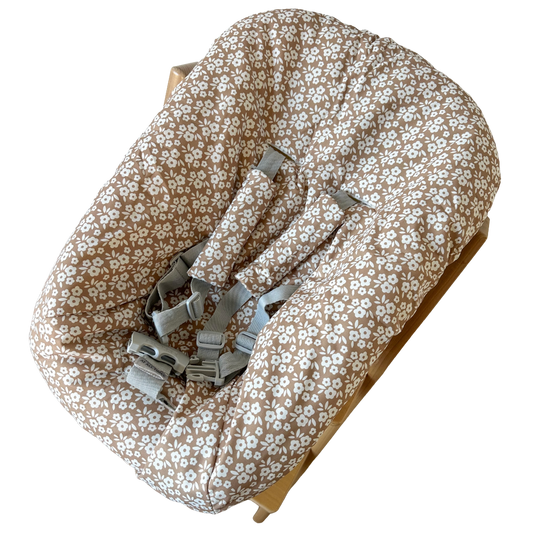 Newborn hoes voor op de Stokke Tripp Trapp stoel - Bloemen bruin/creme
